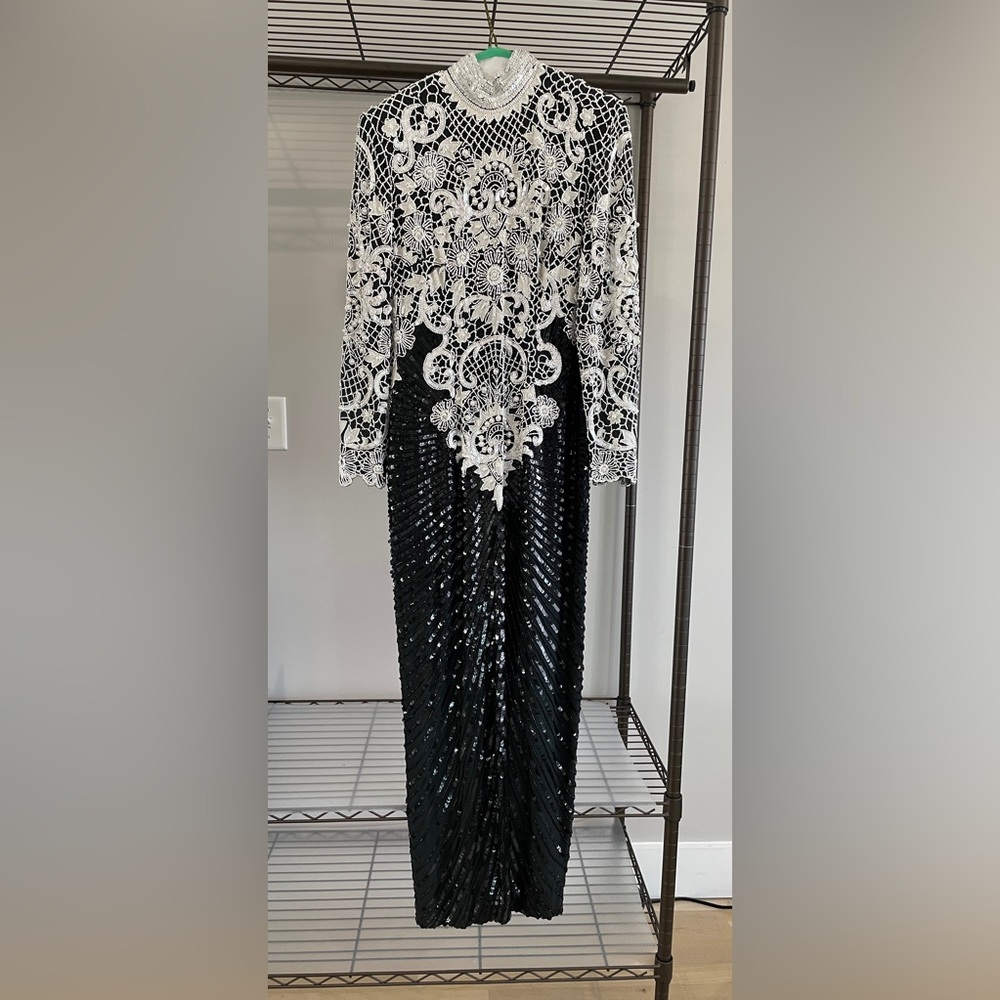 VINTAGE NAEEM KHAN RIAZEE NIGHTS SILK BEADED GOWN